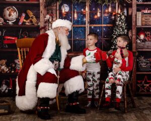 children in a santa photo shoot in pinellas county